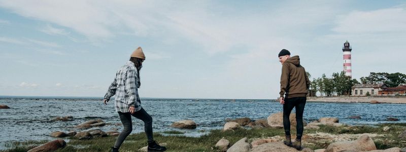 A dynamic but controlled movement sequence shown in a panoramic view.
